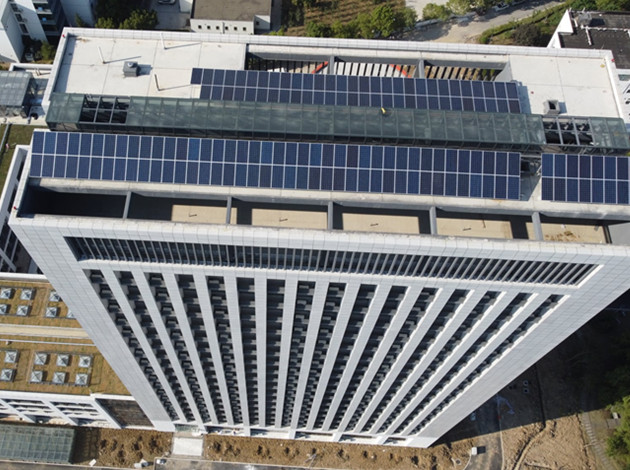 Проект распределенной солнечной энергии на крыше 50,49 кВт для школы