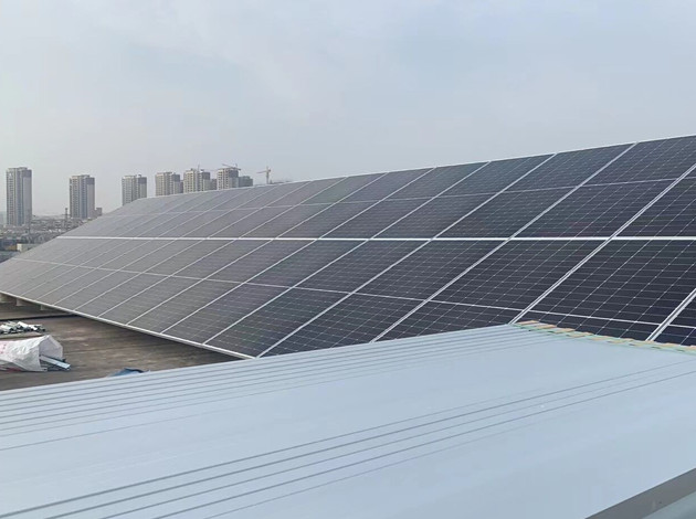Солнечная система на крыше Sunerise 267 кВт для промышленного использования